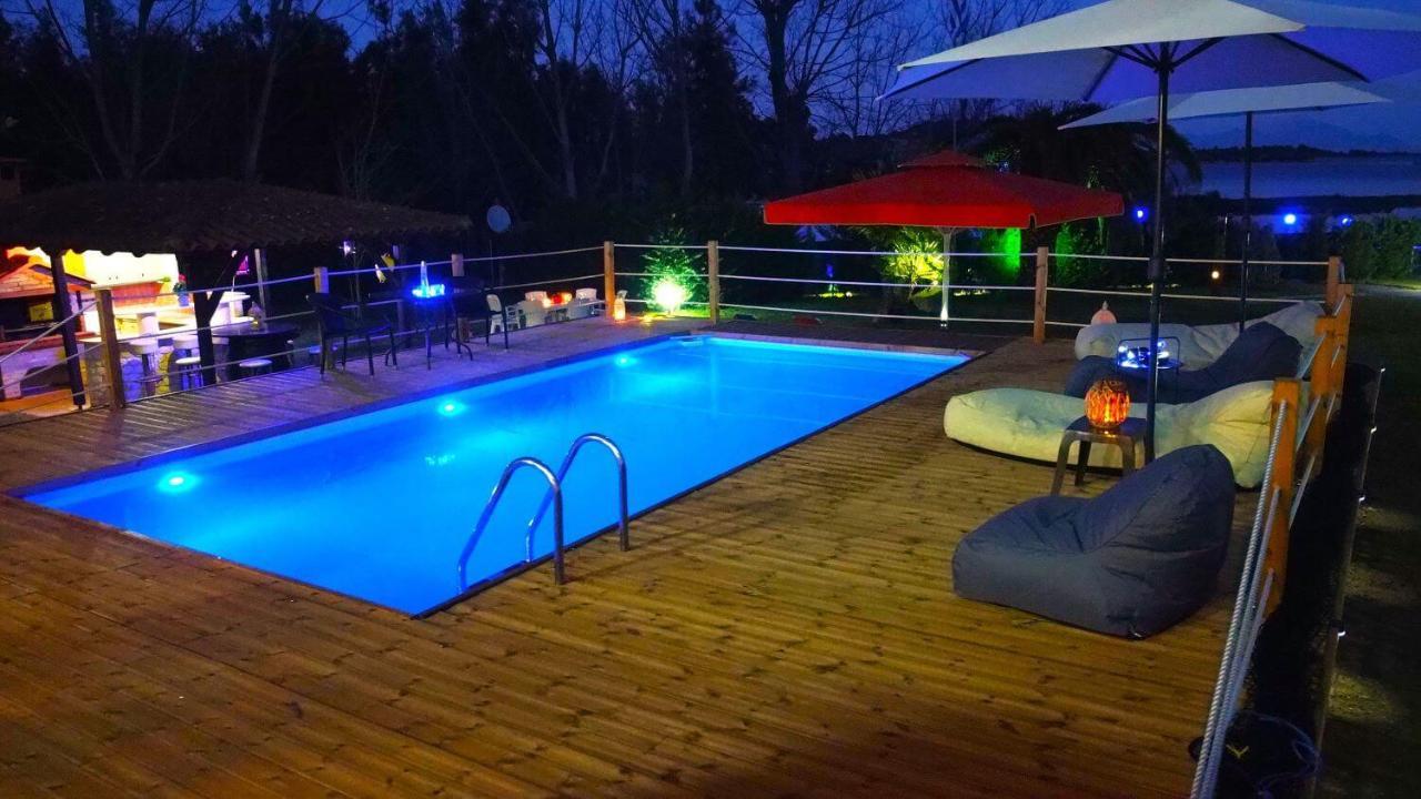 Villa Laguna 보우르보우로우 외부 사진